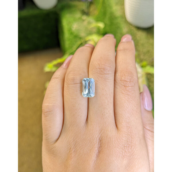 lifestyleimage-1 Aquamarine from Tanzania 3.22 Ct